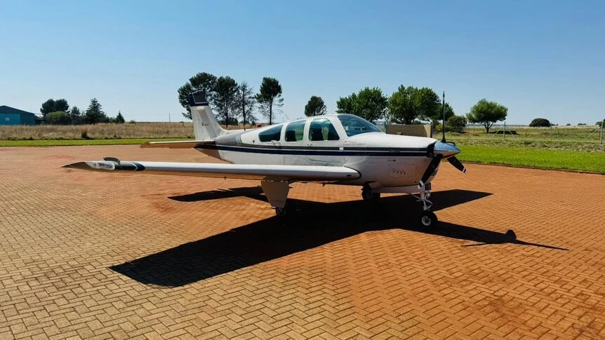 Beechcraft F33A Bonanza