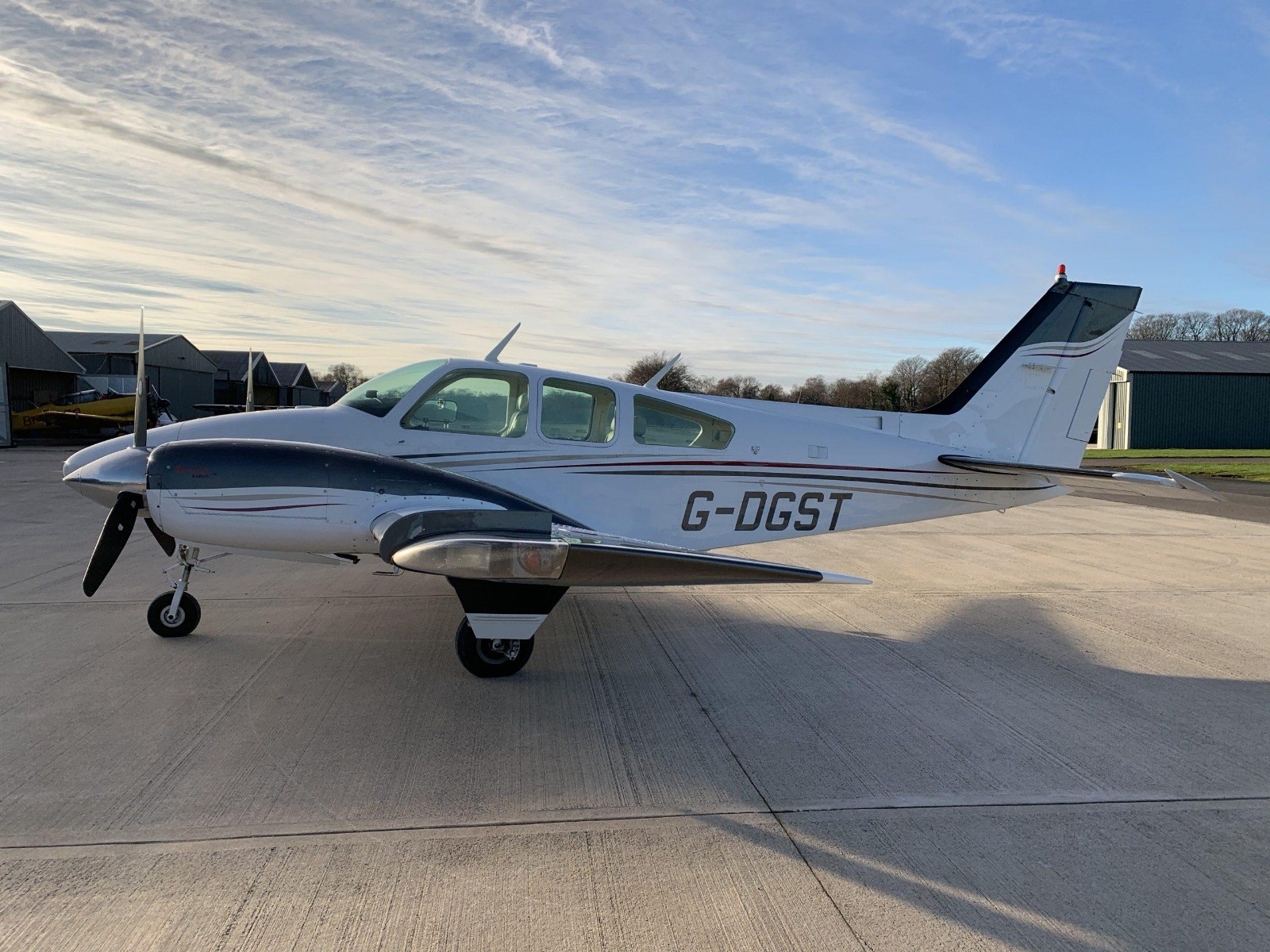비치크래프트 B55 Baron 1976 사진 7