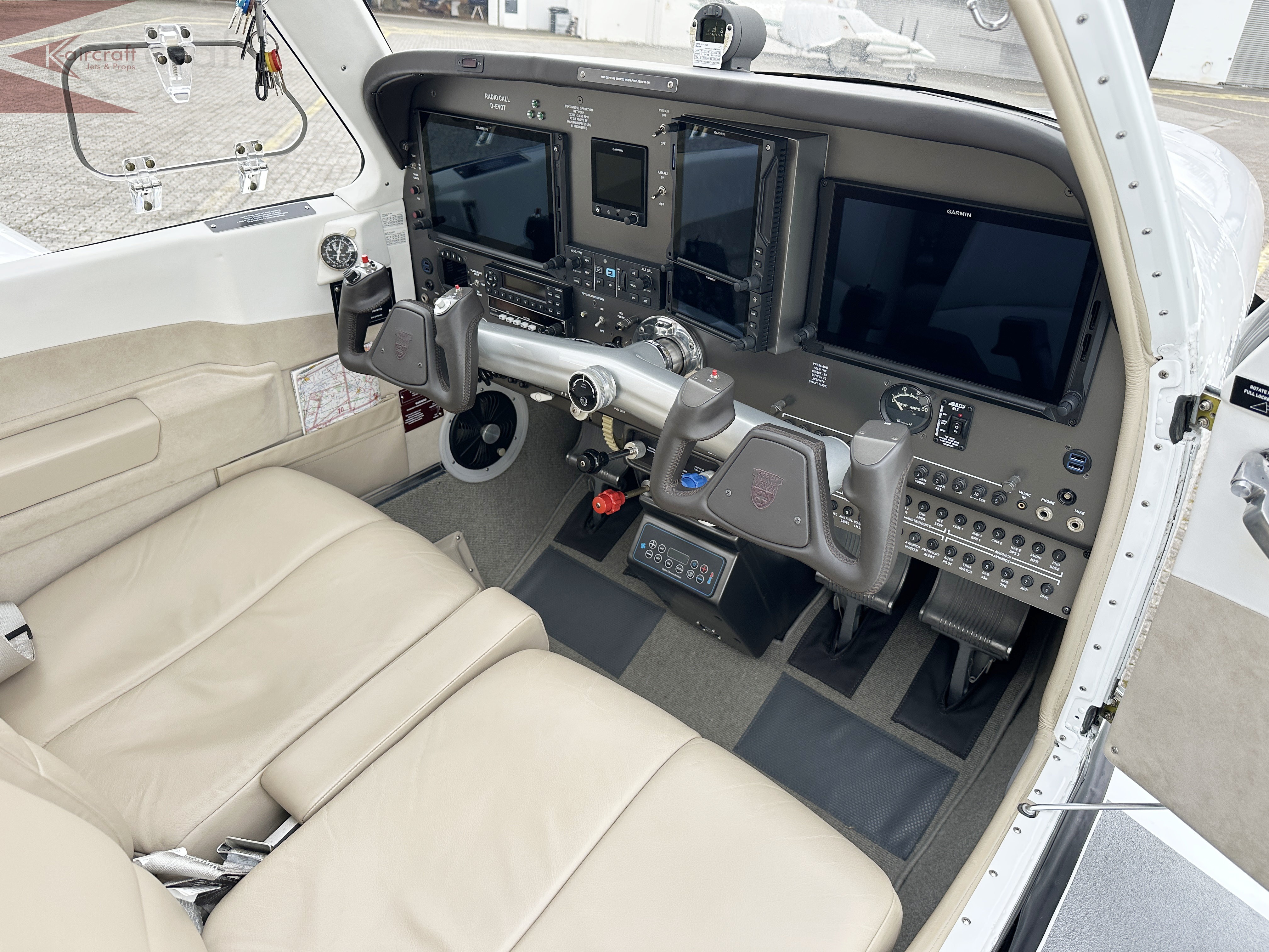 비치크래프트 F33A Bonanza 1990 사진 4