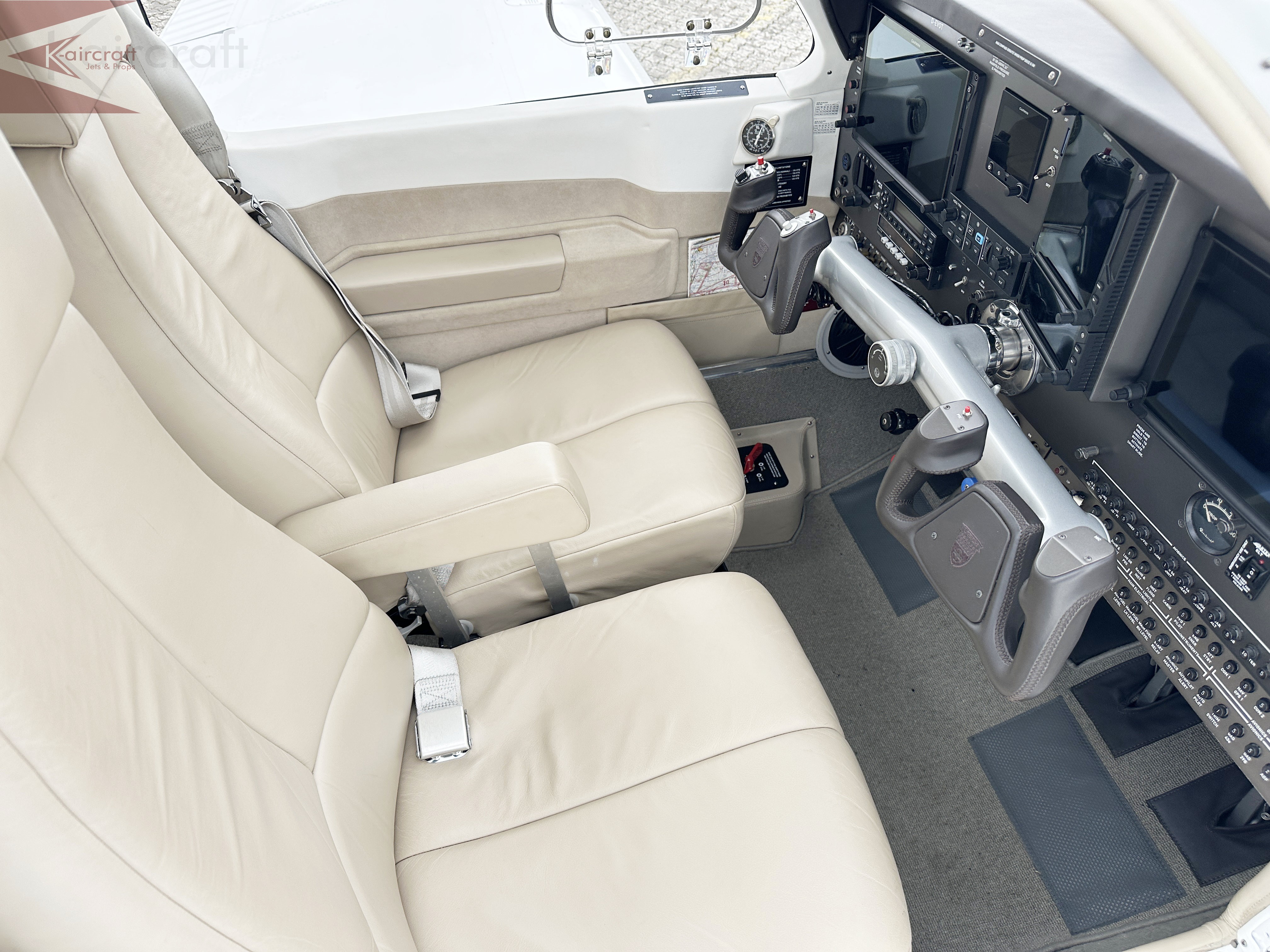 비치크래프트 F33A Bonanza 1990 사진 3