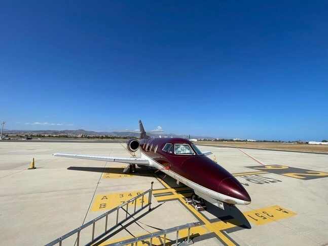 Dassault Falcon 10