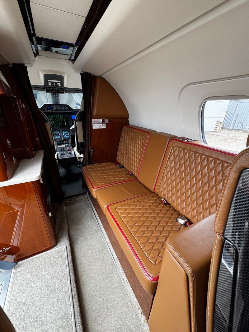엠브라에르 Phenom 300E 2018 사진 4