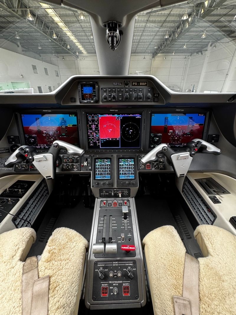 엠브라에르 Phenom 300E 2018 사진 5