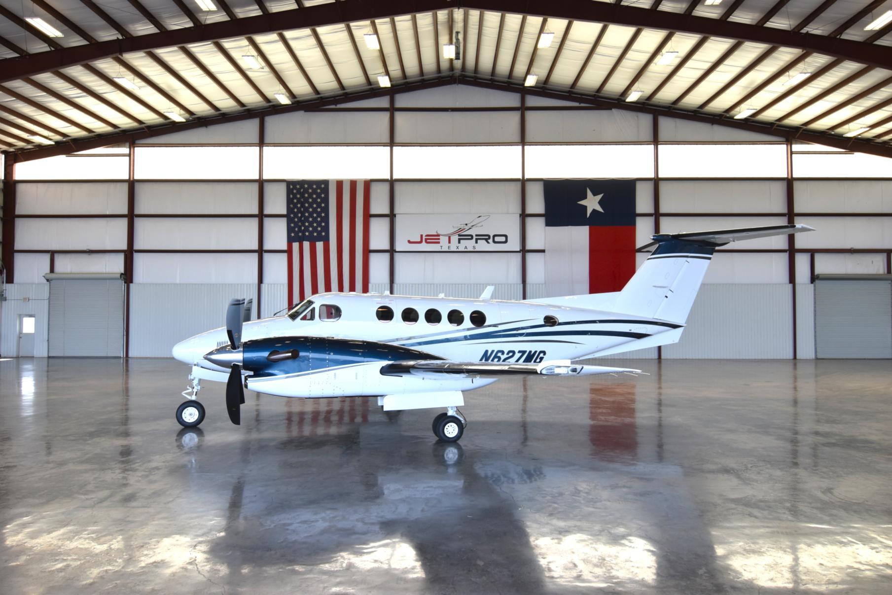 비치크래프트 King Air 300 1989 사진 1