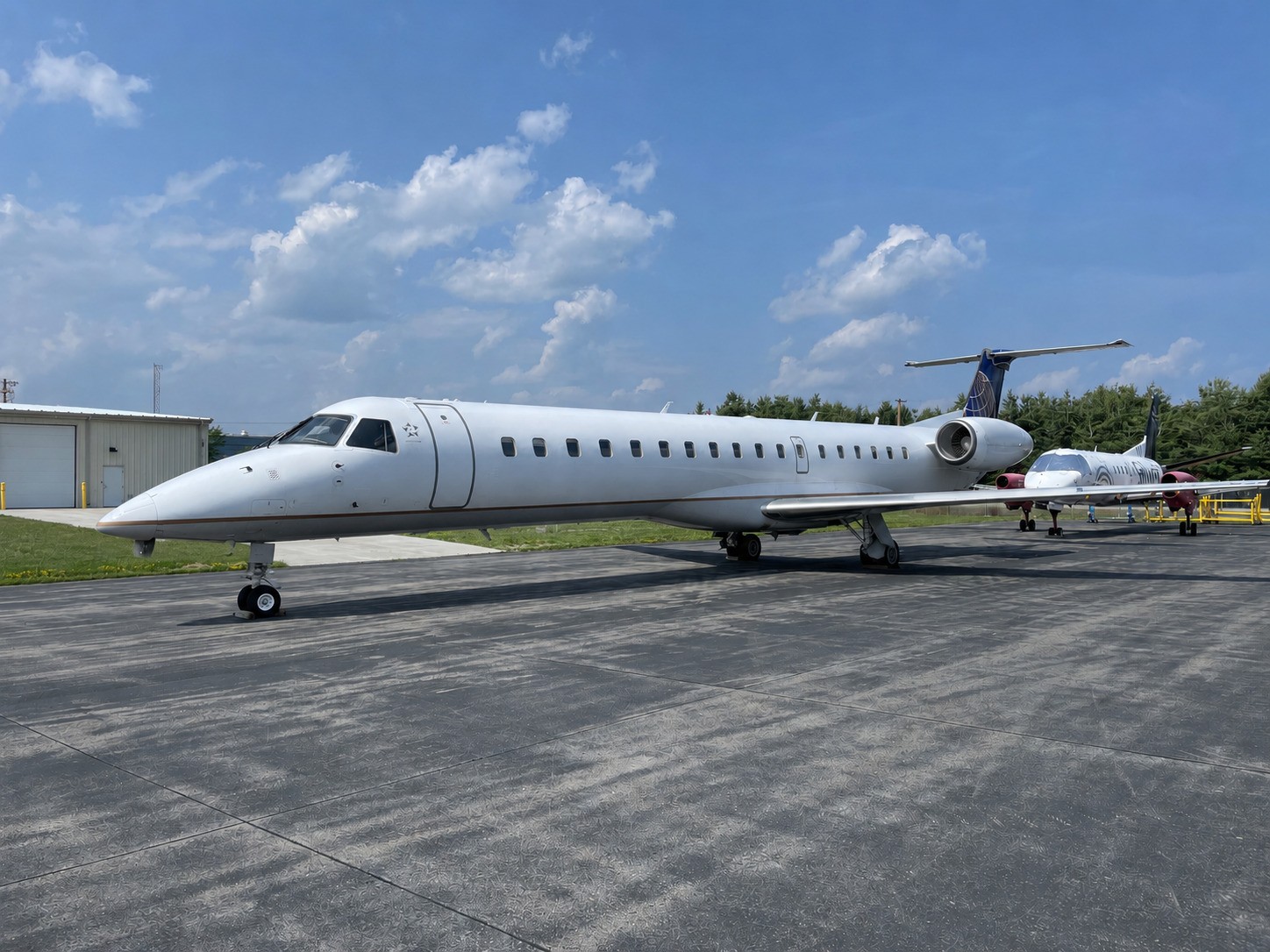 Embraer 145 Enginetype 2001 Embraer ERJ-145 For Sale | ME, US. 42817 hrs. | AvBuyer