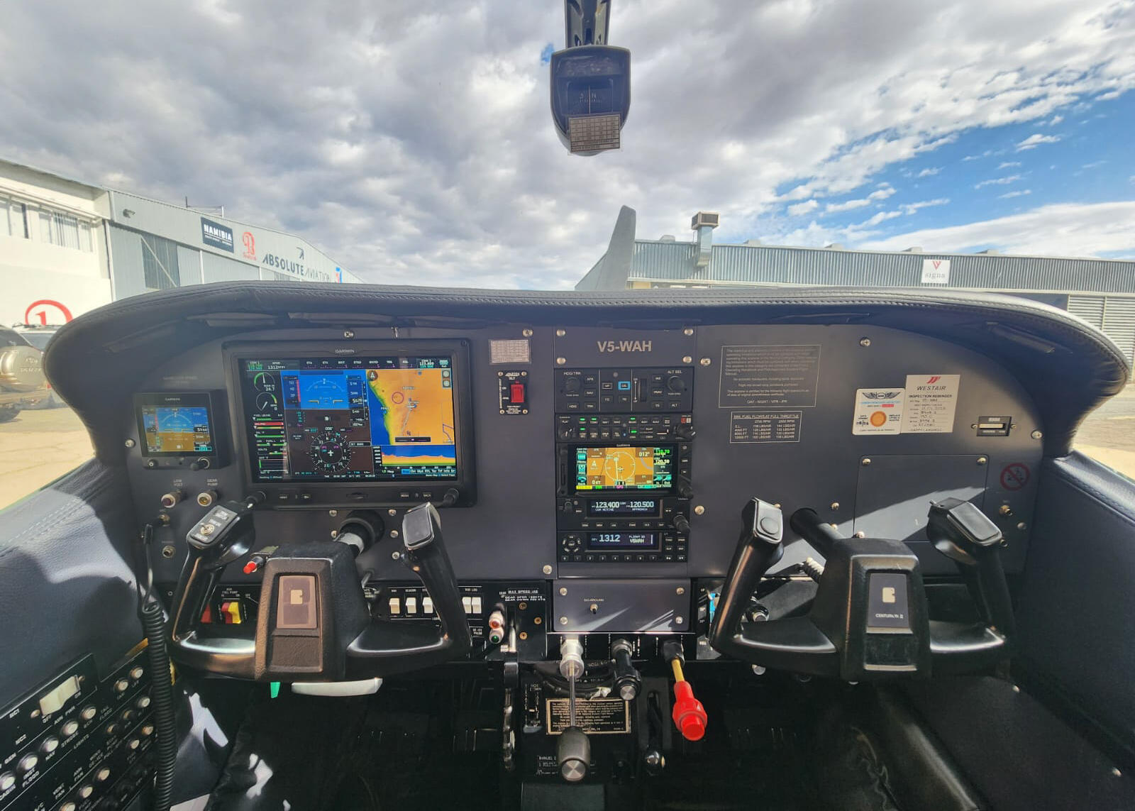 1980 Cessna 210, photo 2