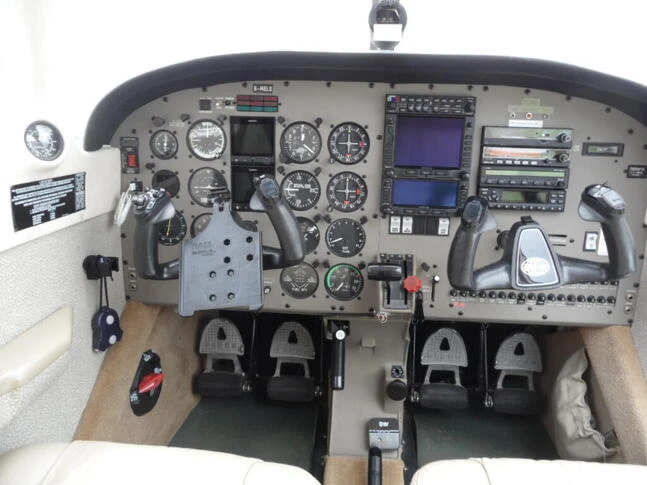 2006 Piper Archer III, England, United Kingdom, photo 3