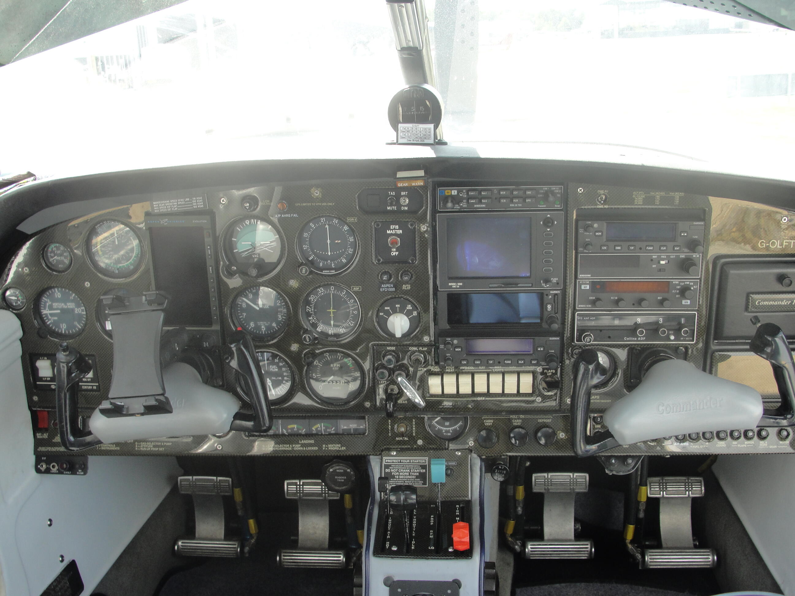 COMMANDER 114B 1977 사진 4
