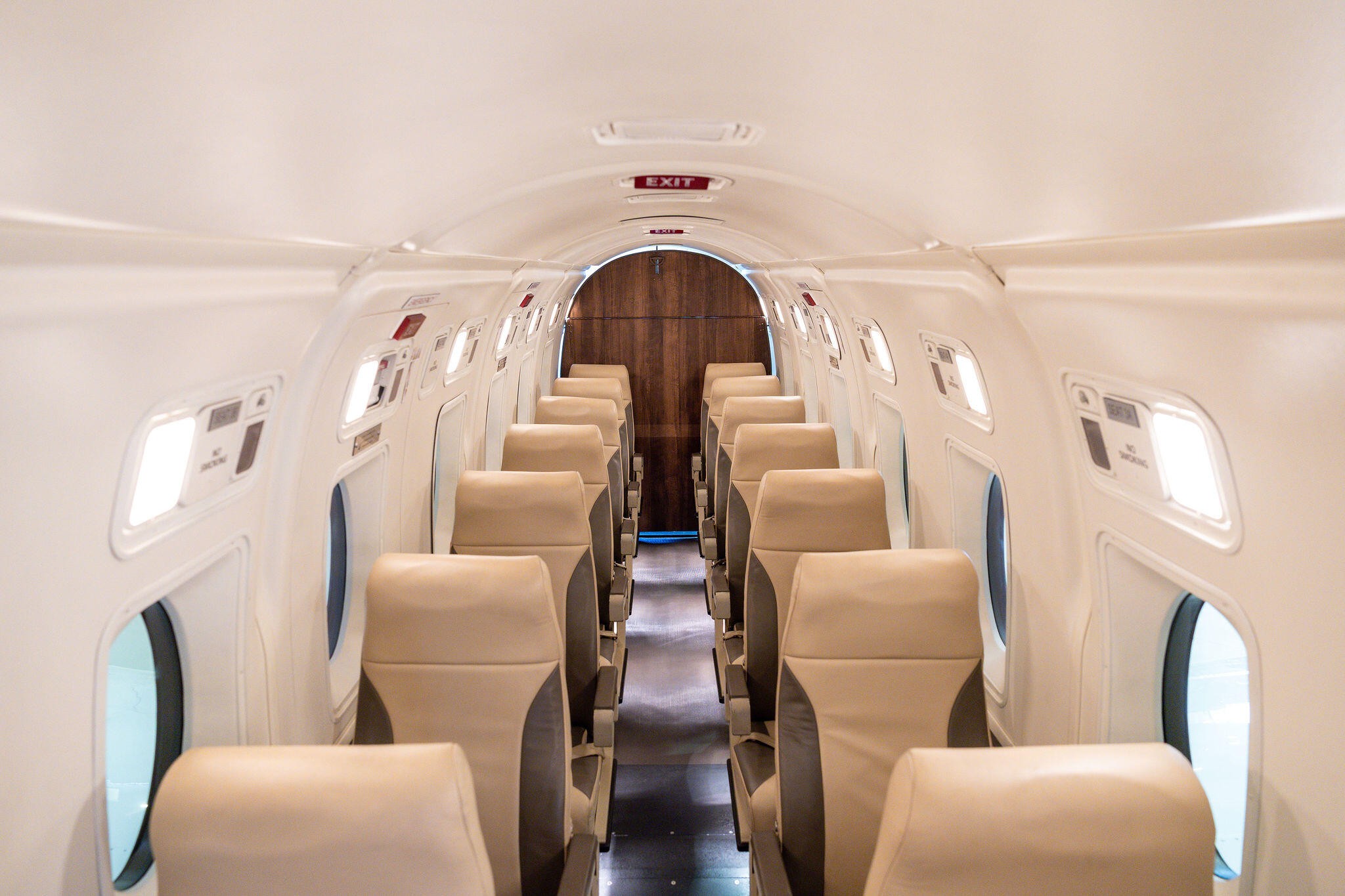 2000 Beechcraft 1900D (DQ-LIS), photo 5