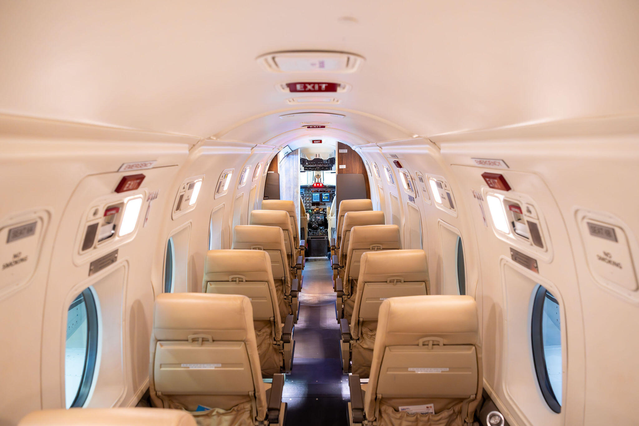 2000 Beechcraft 1900D (DQ-LIS), photo 7
