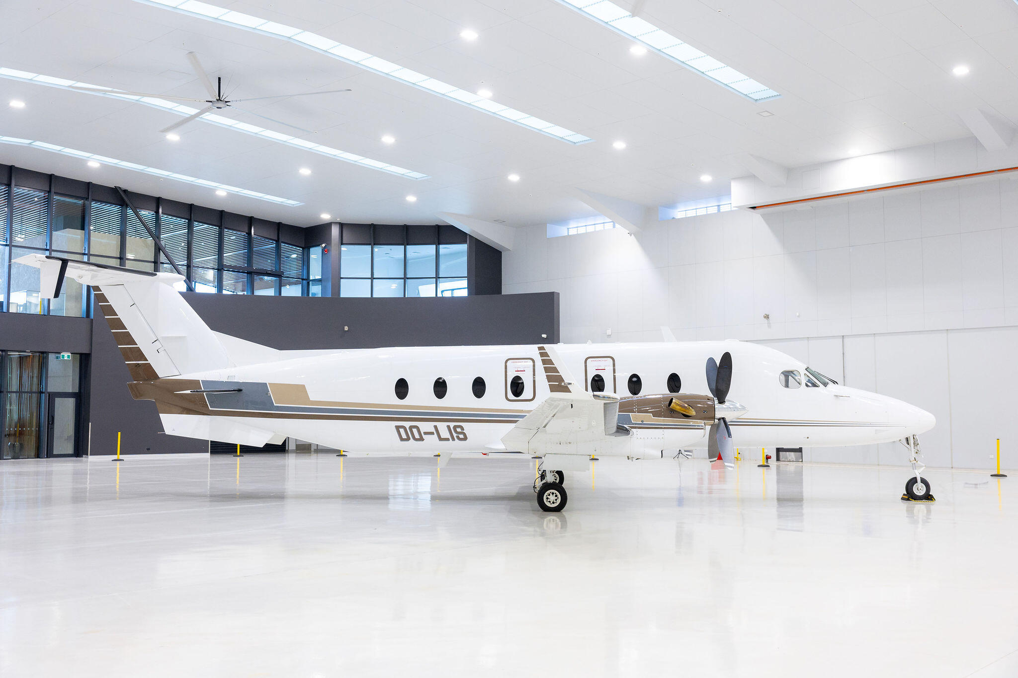 2000 Beechcraft 1900D (DQ-LIS), photo 1