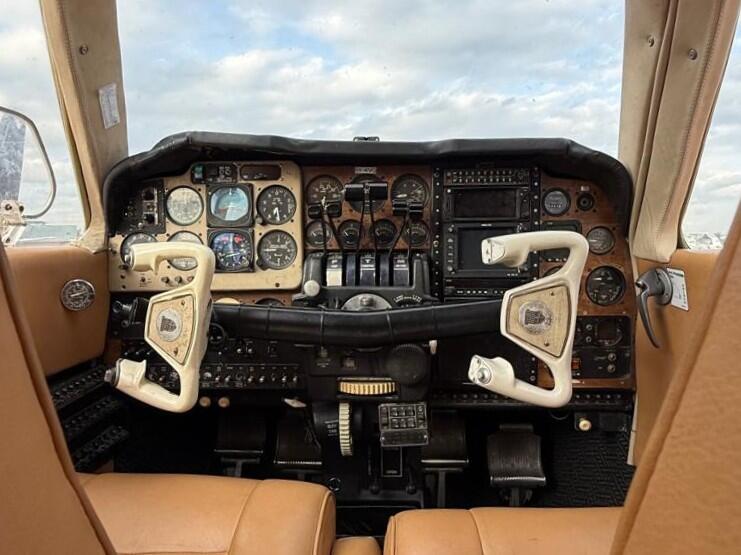 비치크래프트 58 Baron 1982 사진 4