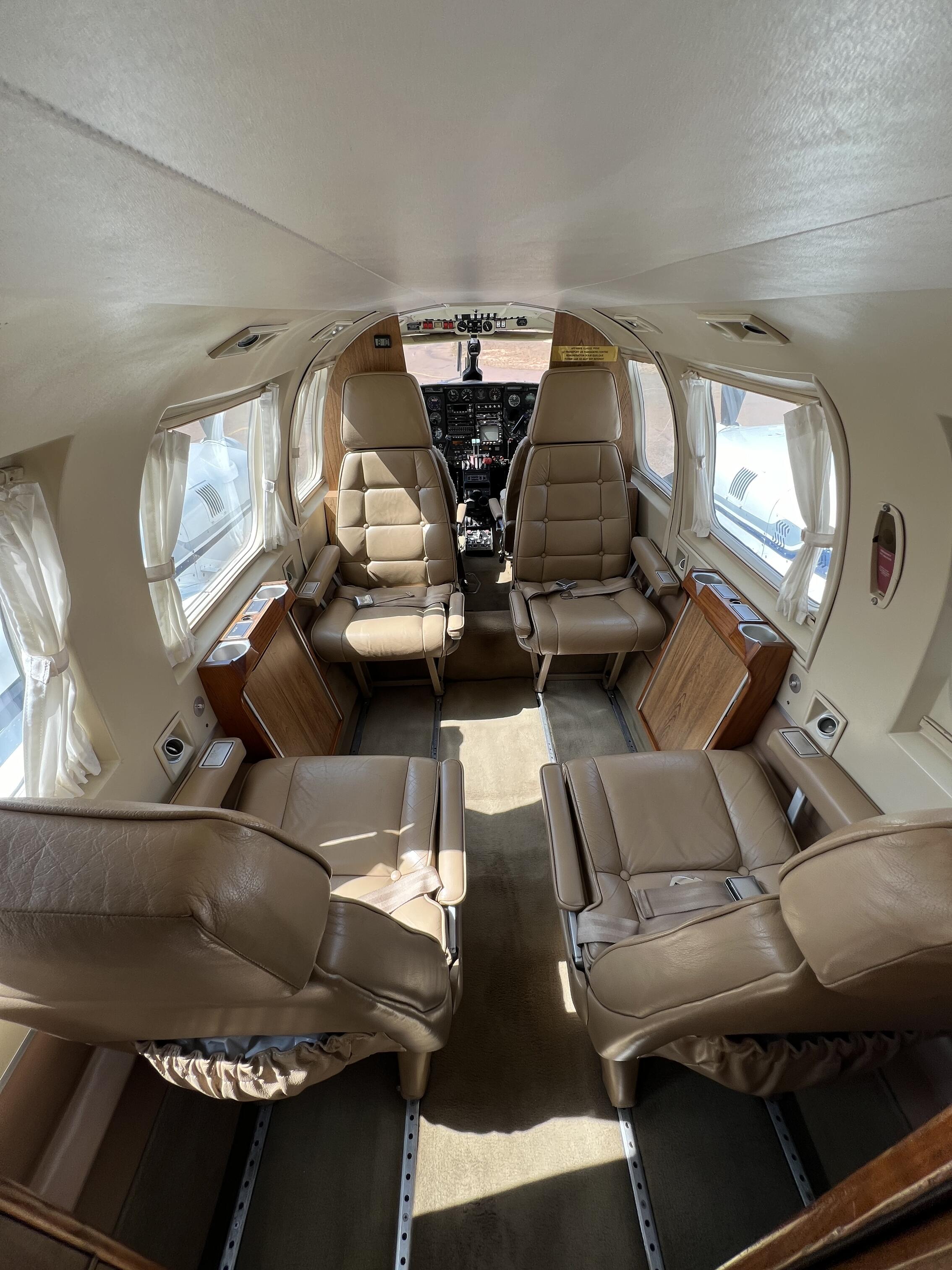 파이퍼 Navajo Chieftain 1981 사진 6