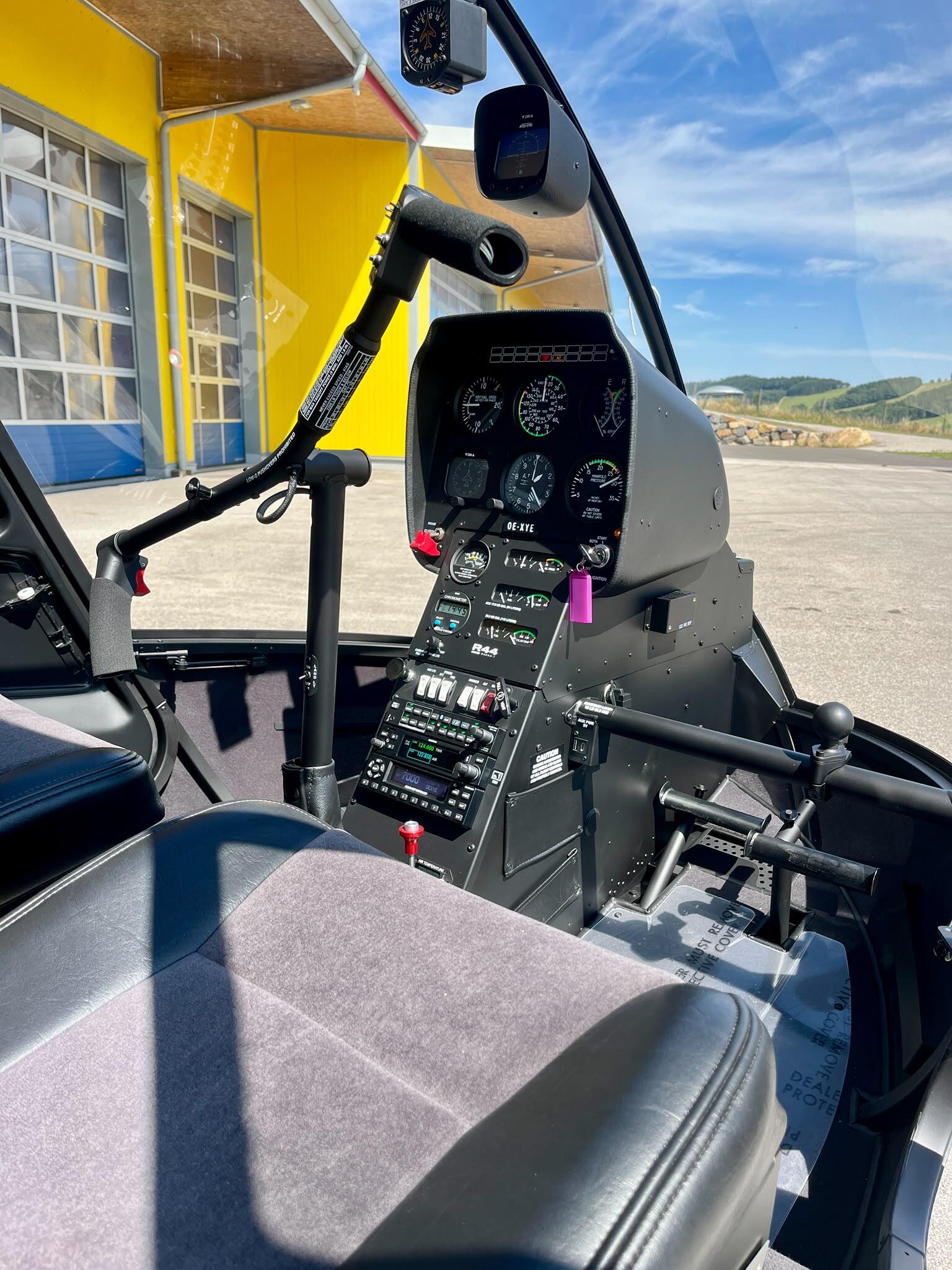 로빈슨 R44 Raven I 2026 사진 5
