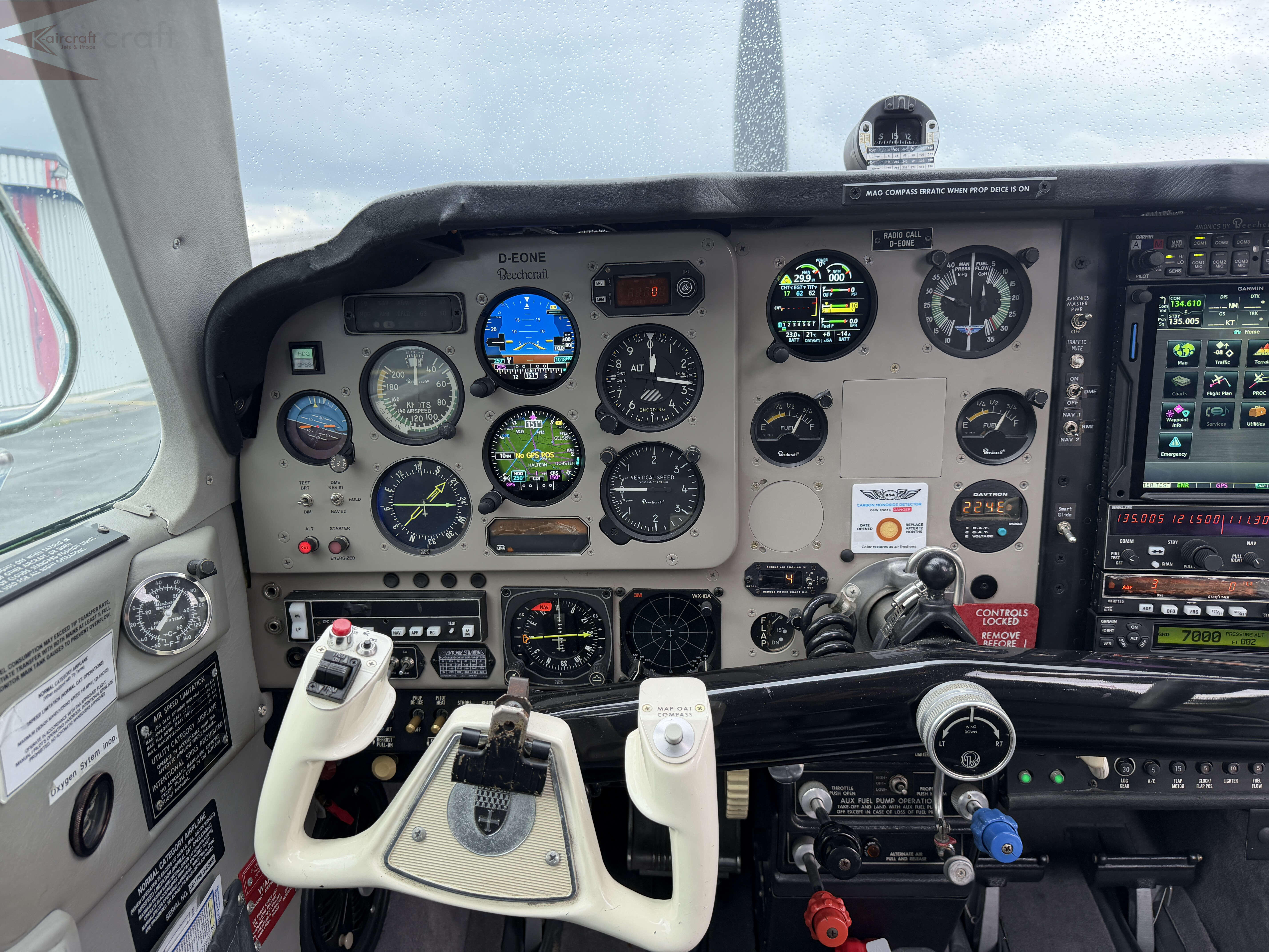 비치크래프트 F33A Bonanza 1987 사진 7
