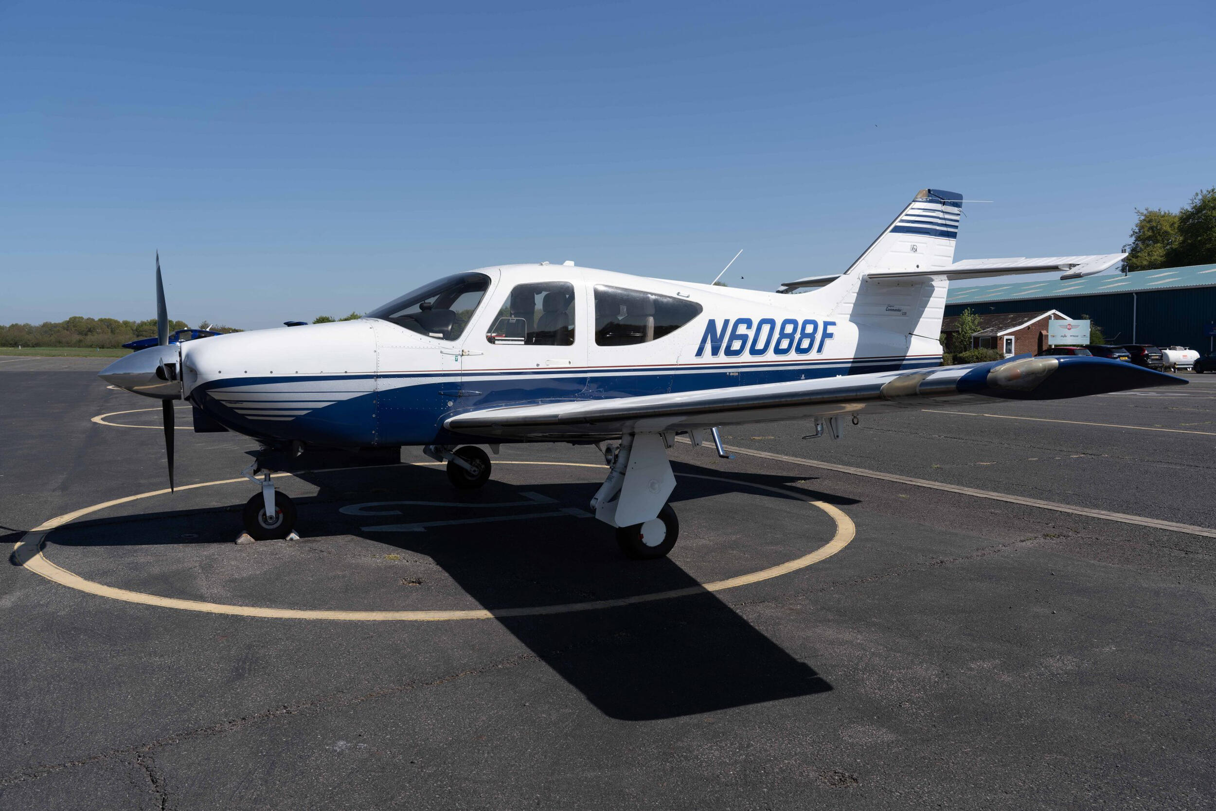 COMMANDER 115 2002