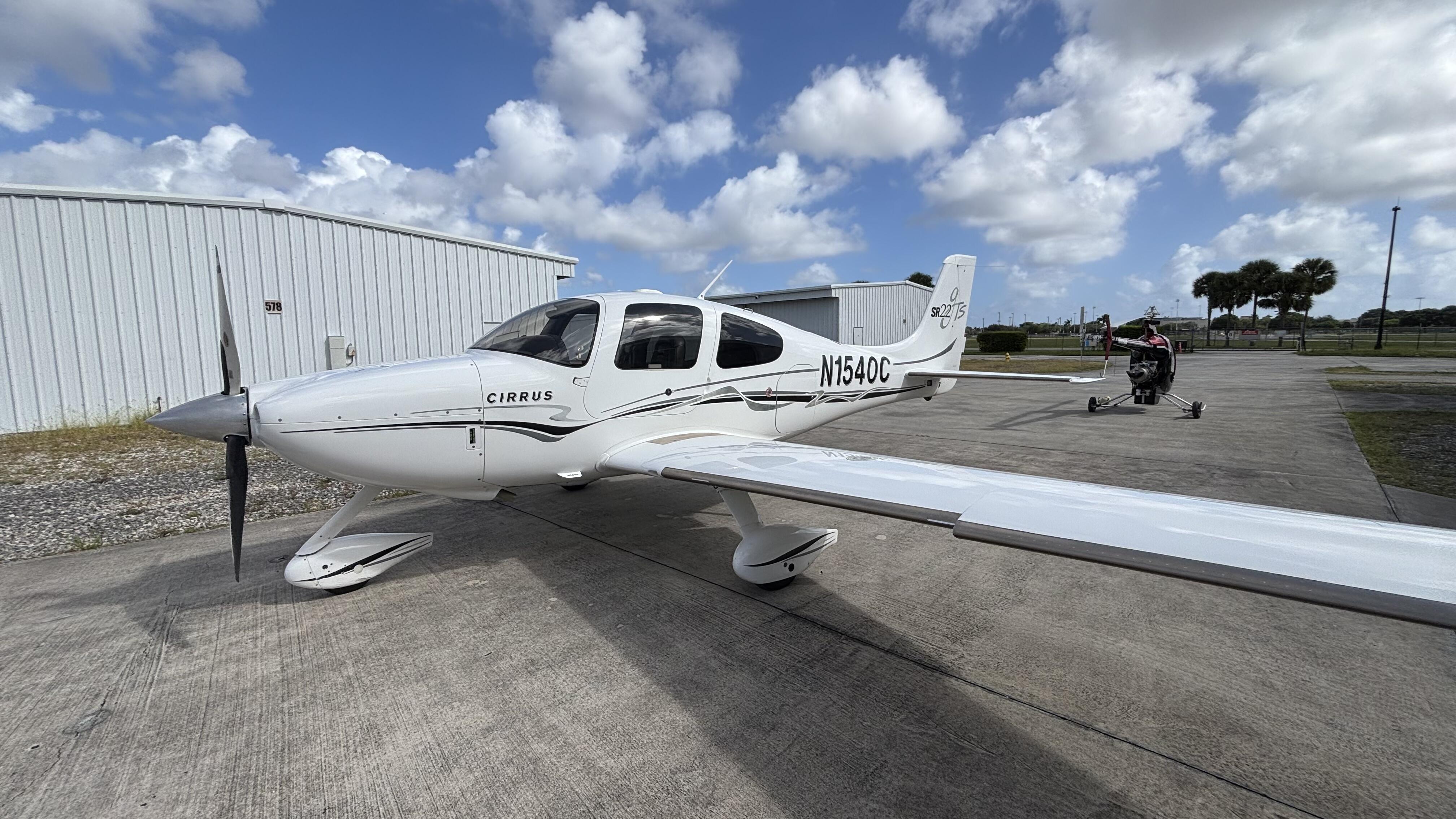 시러스 SR22 G2 GTS 2005 사진 1