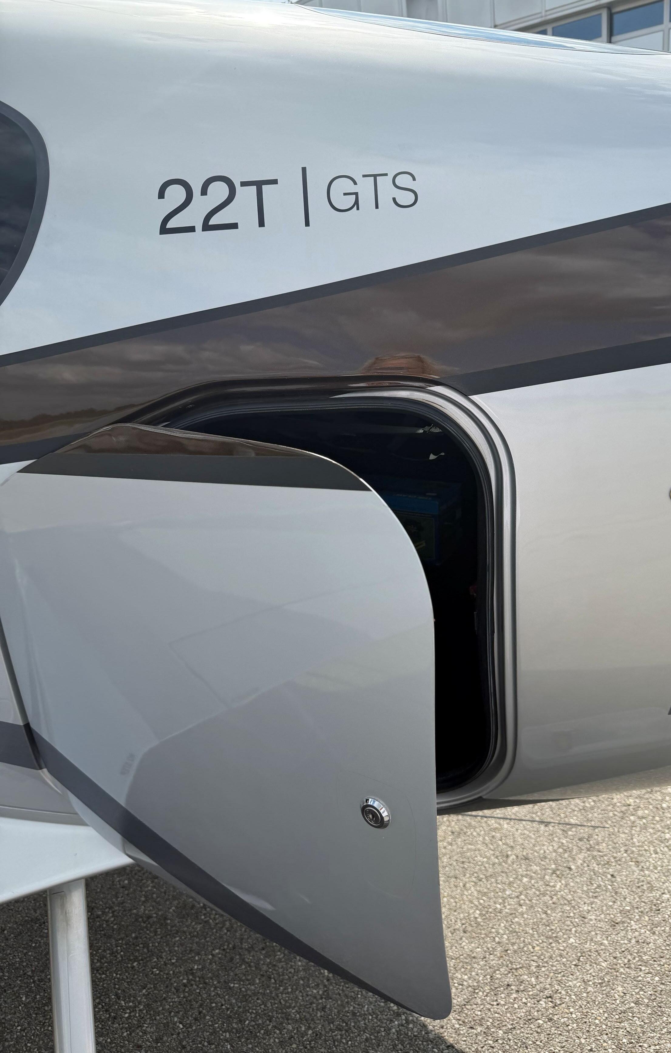 2014 Cirrus SR22 Turbo GTS, photo 7