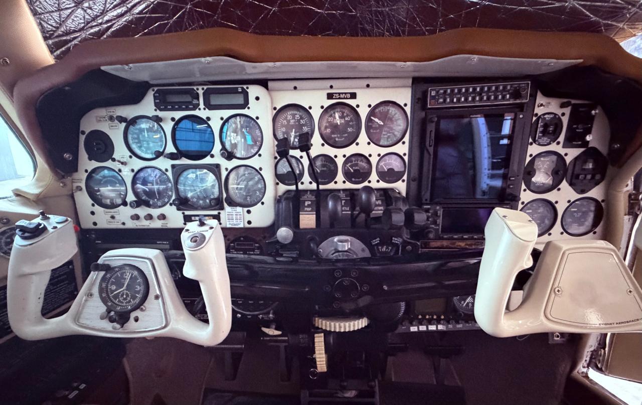 1975 Beechcraft 58 Baron, photo 2