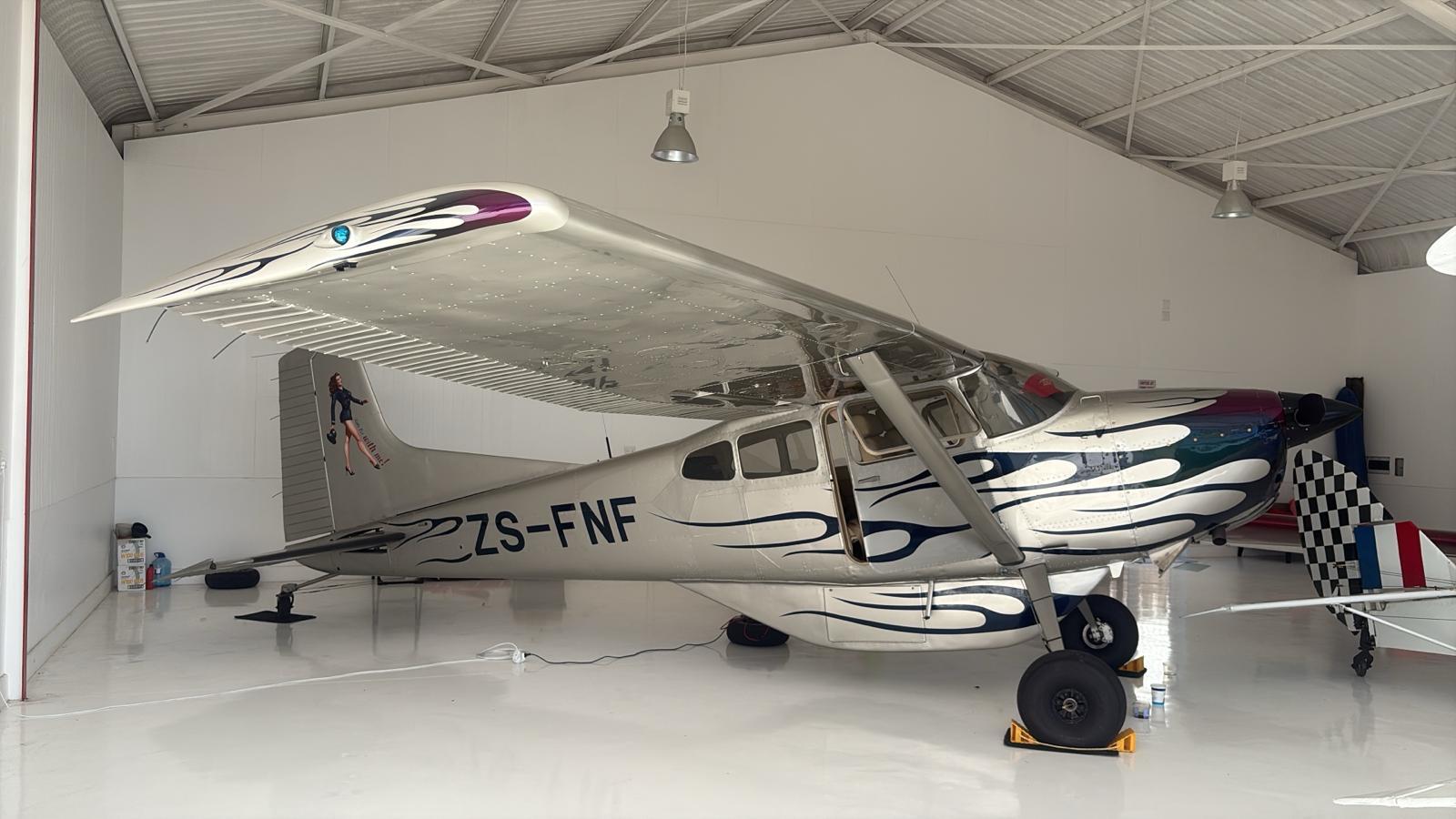 1980 Cessna 185, photo 1