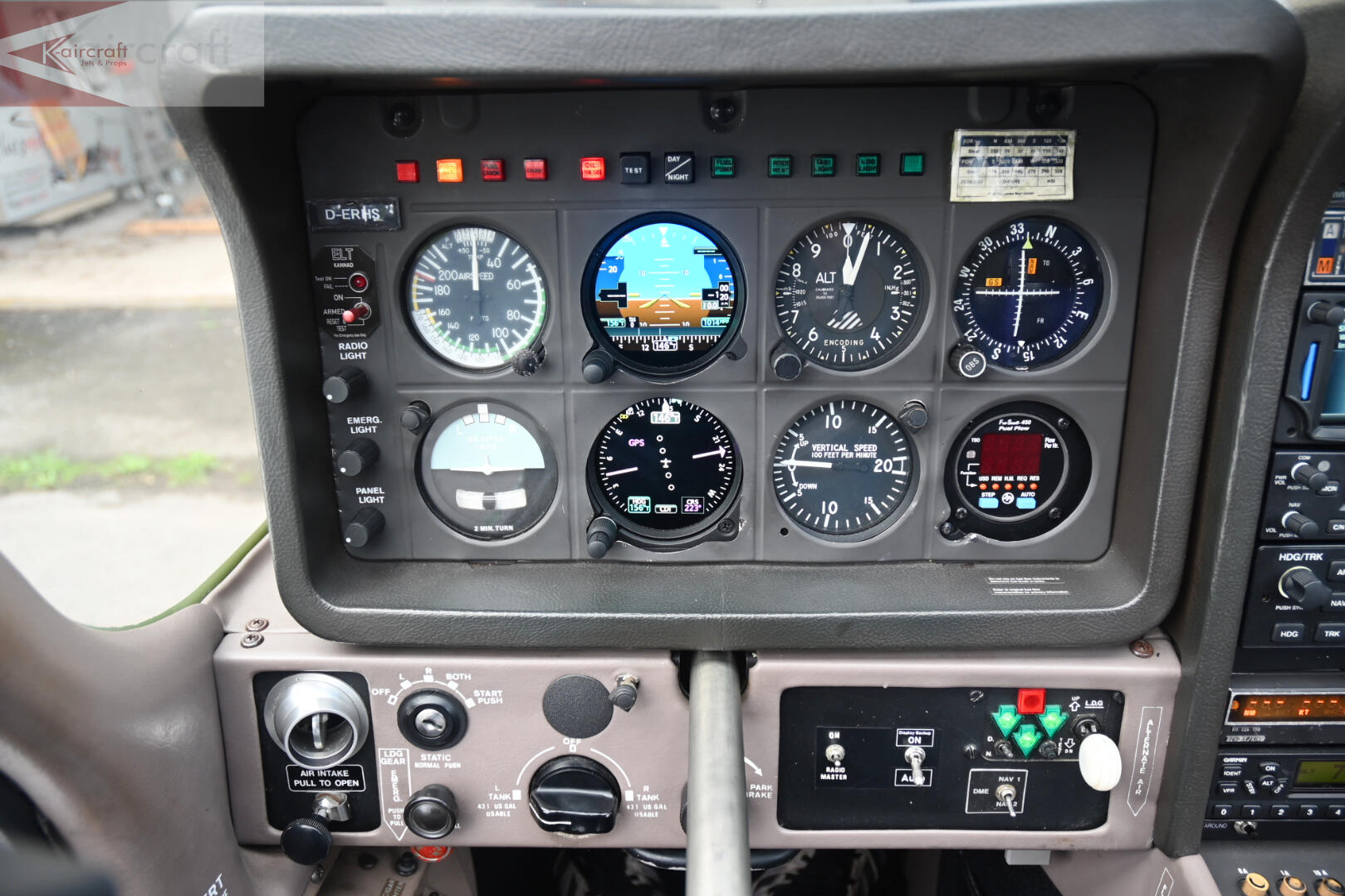 소카타 TB-20 Trinidad 1986 사진 7