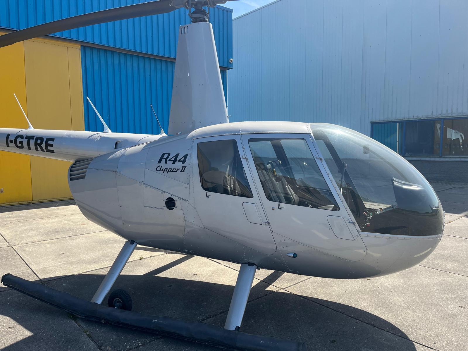 2007 Robinson R44 Clipper II, photo 2