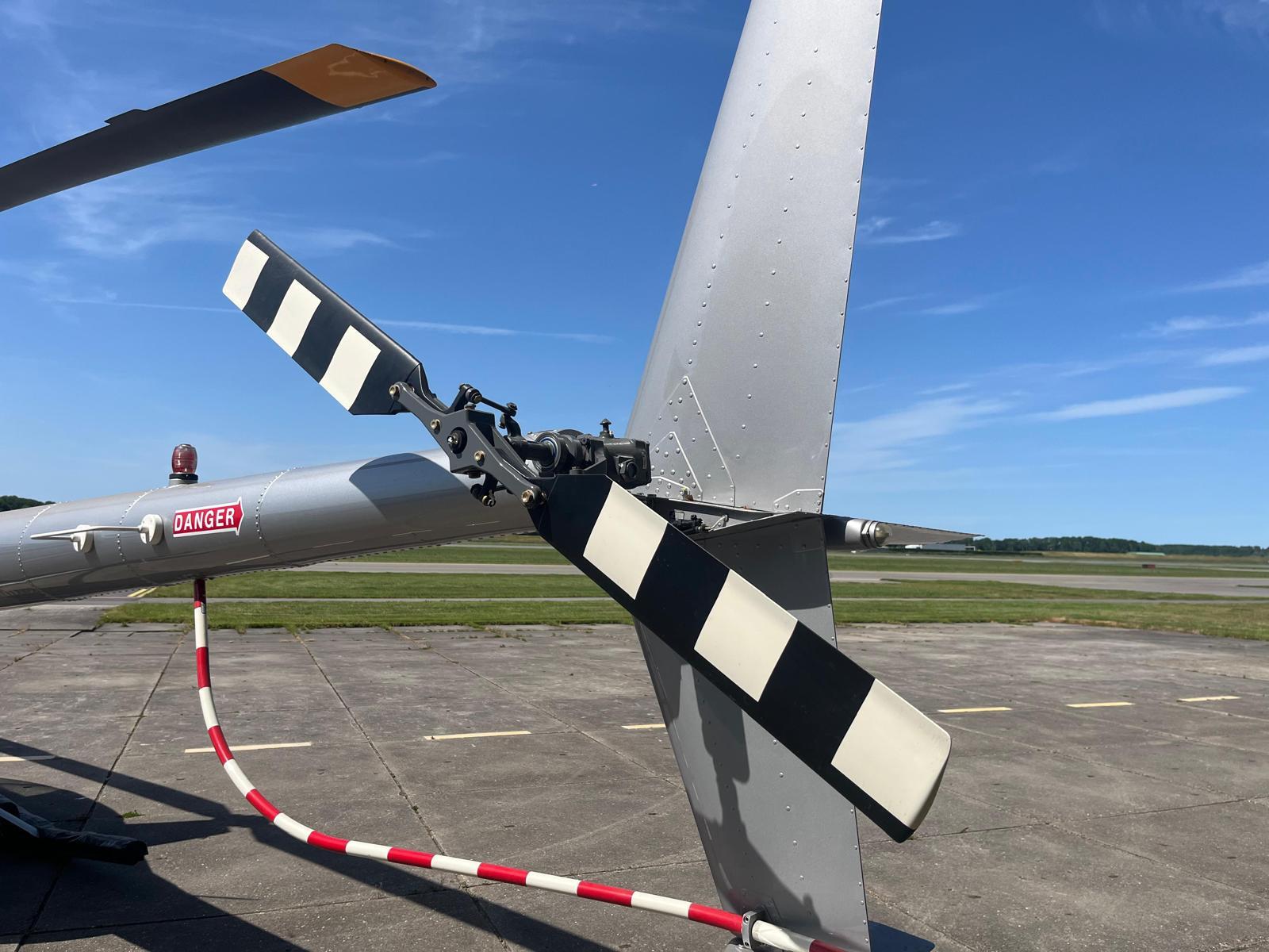 2007 Robinson R44 Clipper II, photo 3