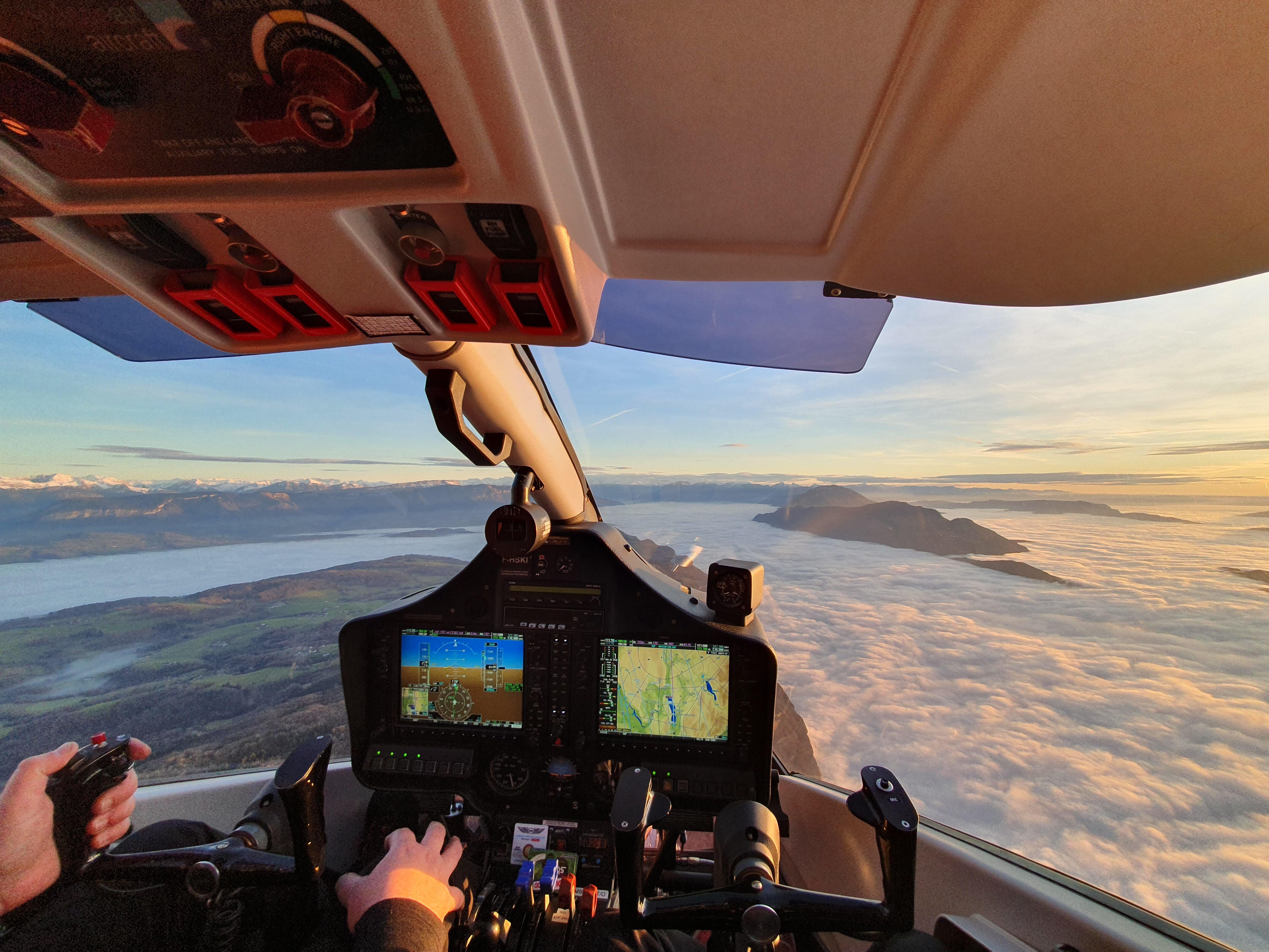 2015 Vulcanair P68, photo 2