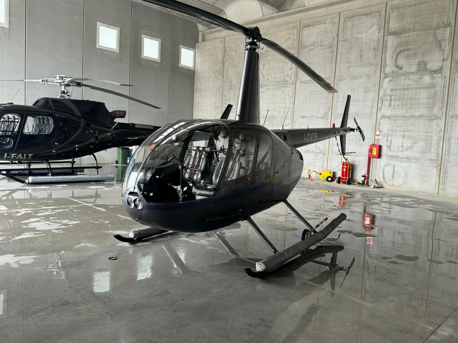 로빈슨 R44 Clipper II 2005 사진 1