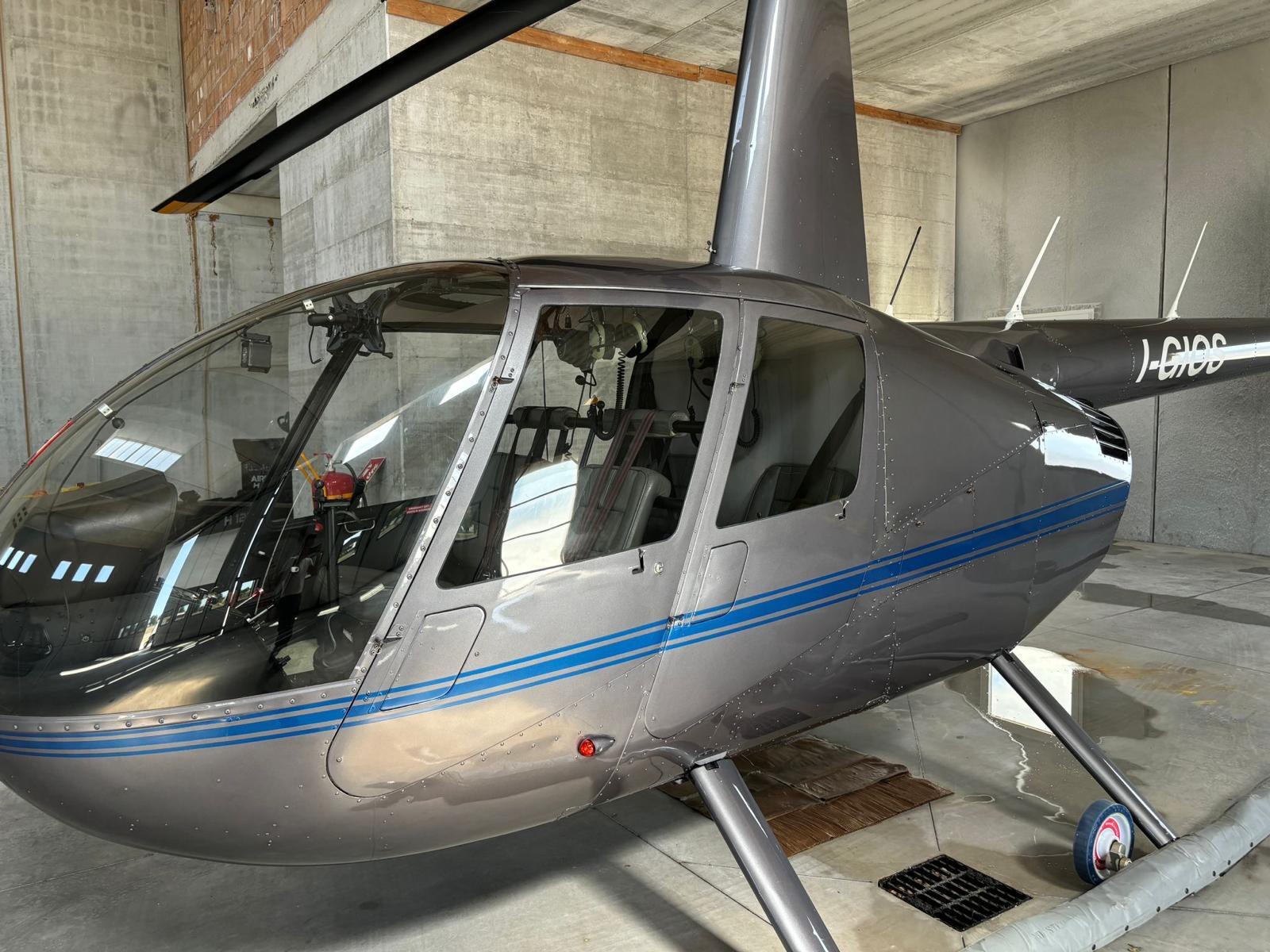 로빈슨 R44 Clipper II 2005 사진 3