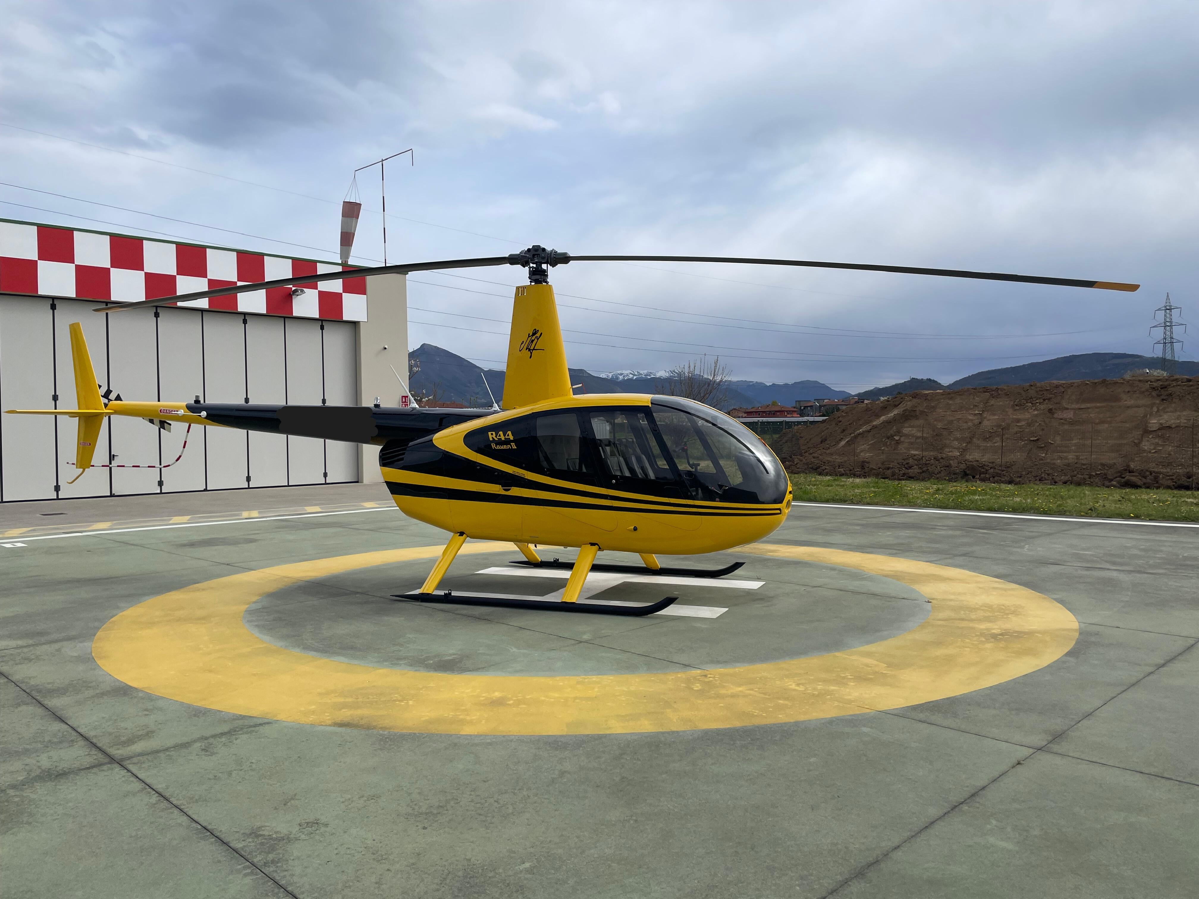 로빈슨 R44 Raven II 2011 사진 3