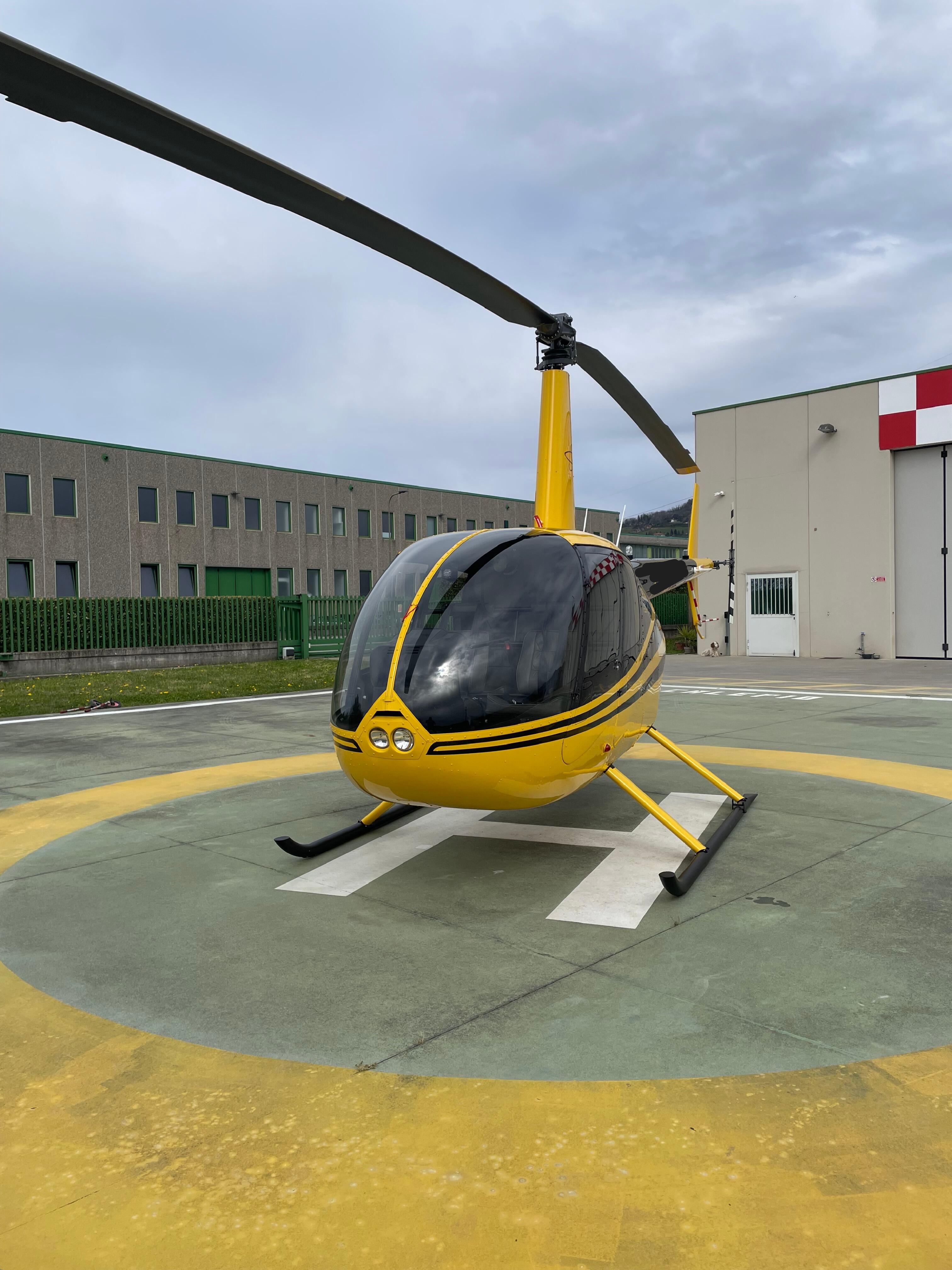 로빈슨 R44 Raven II 2011 사진 1