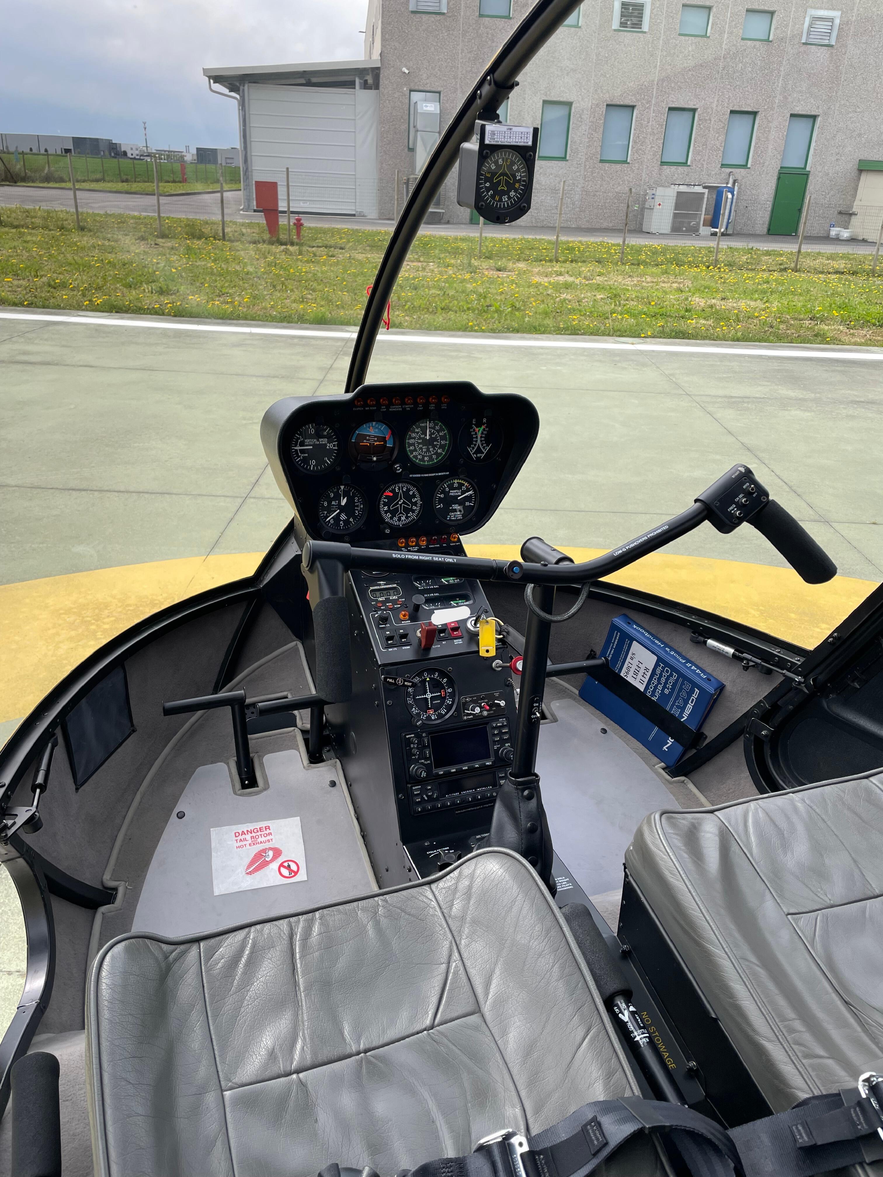 로빈슨 R44 Raven II 2011 사진 5