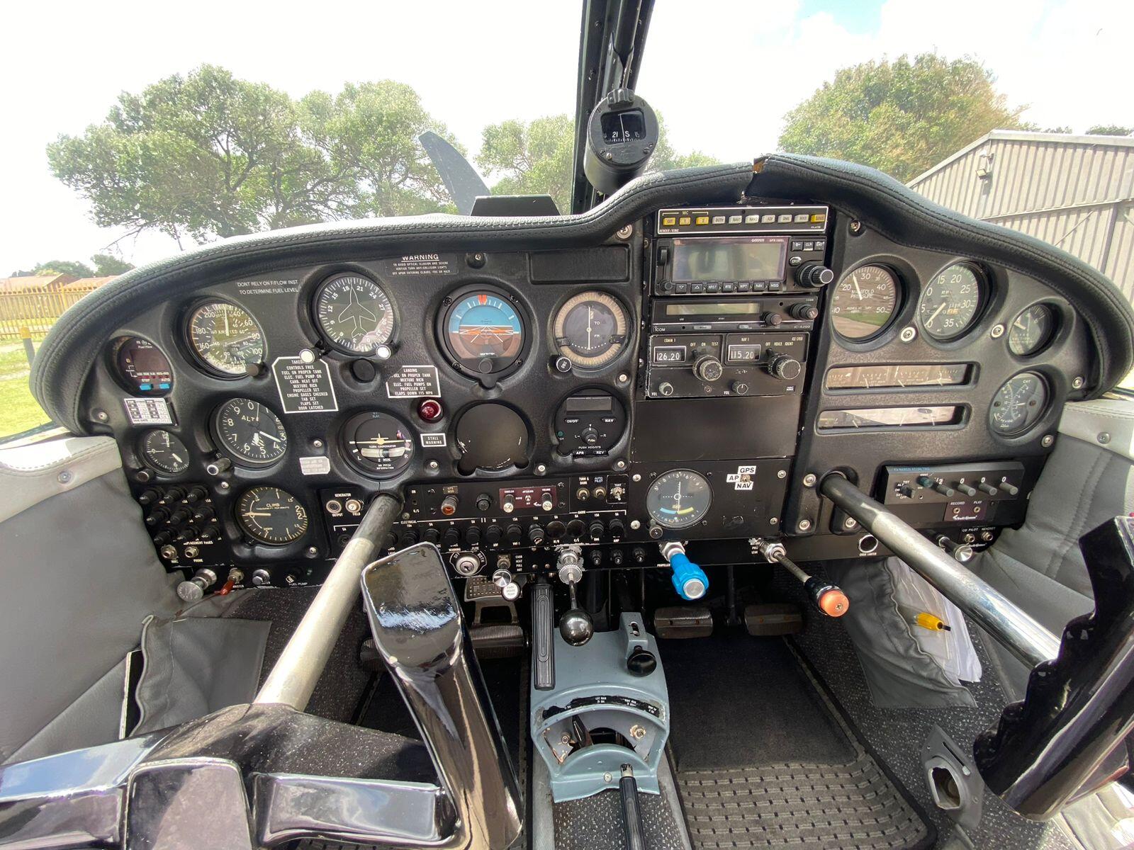 파이퍼 Cherokee 235 1967 사진 7
