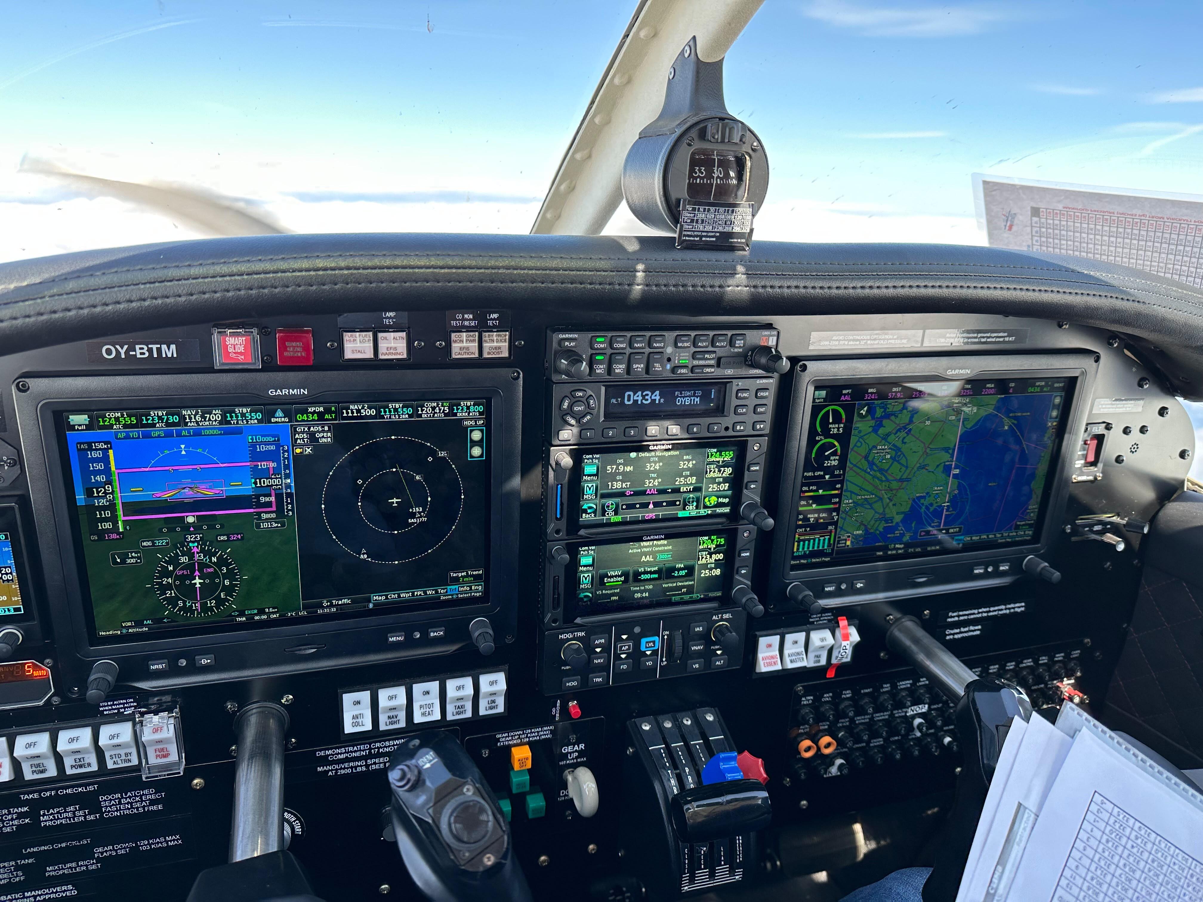 파이퍼 Turbo Arrow III 1977 사진 3