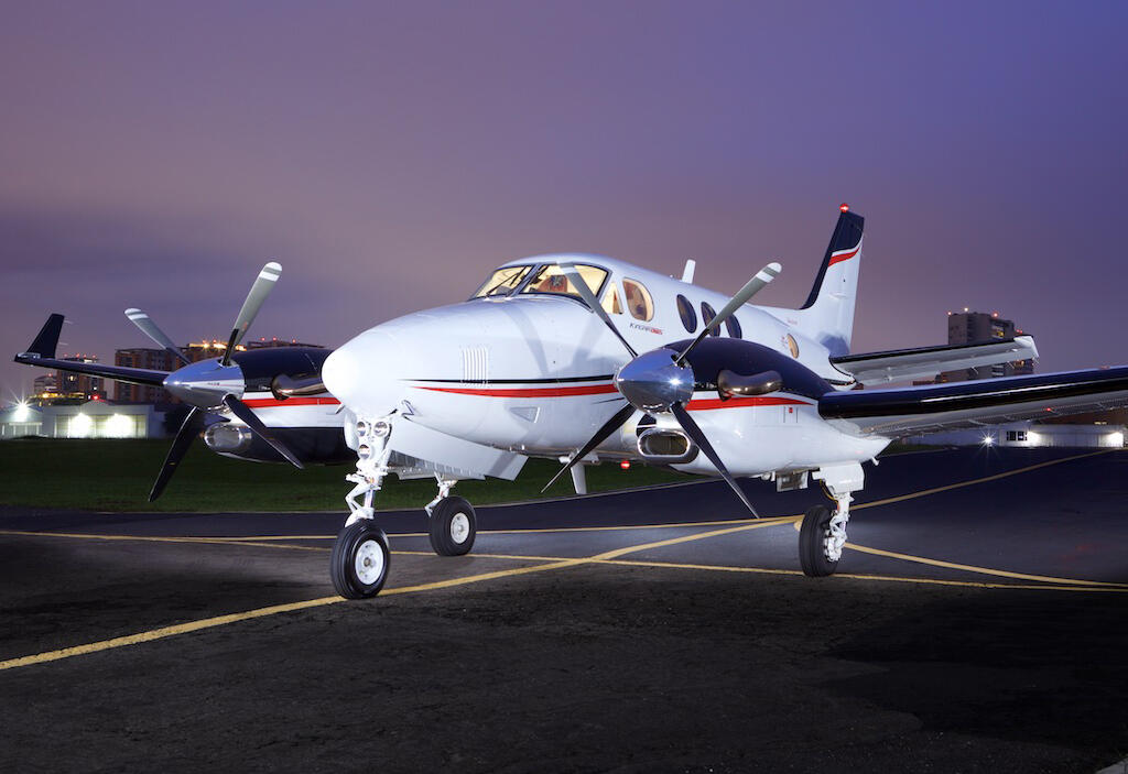 2014 Beechcraft King Air C90GTx (N49MJ), photo 1