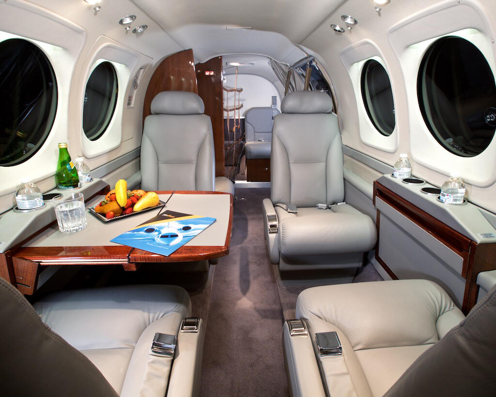 2014 Beechcraft King Air C90GTx (N49MJ), photo 6