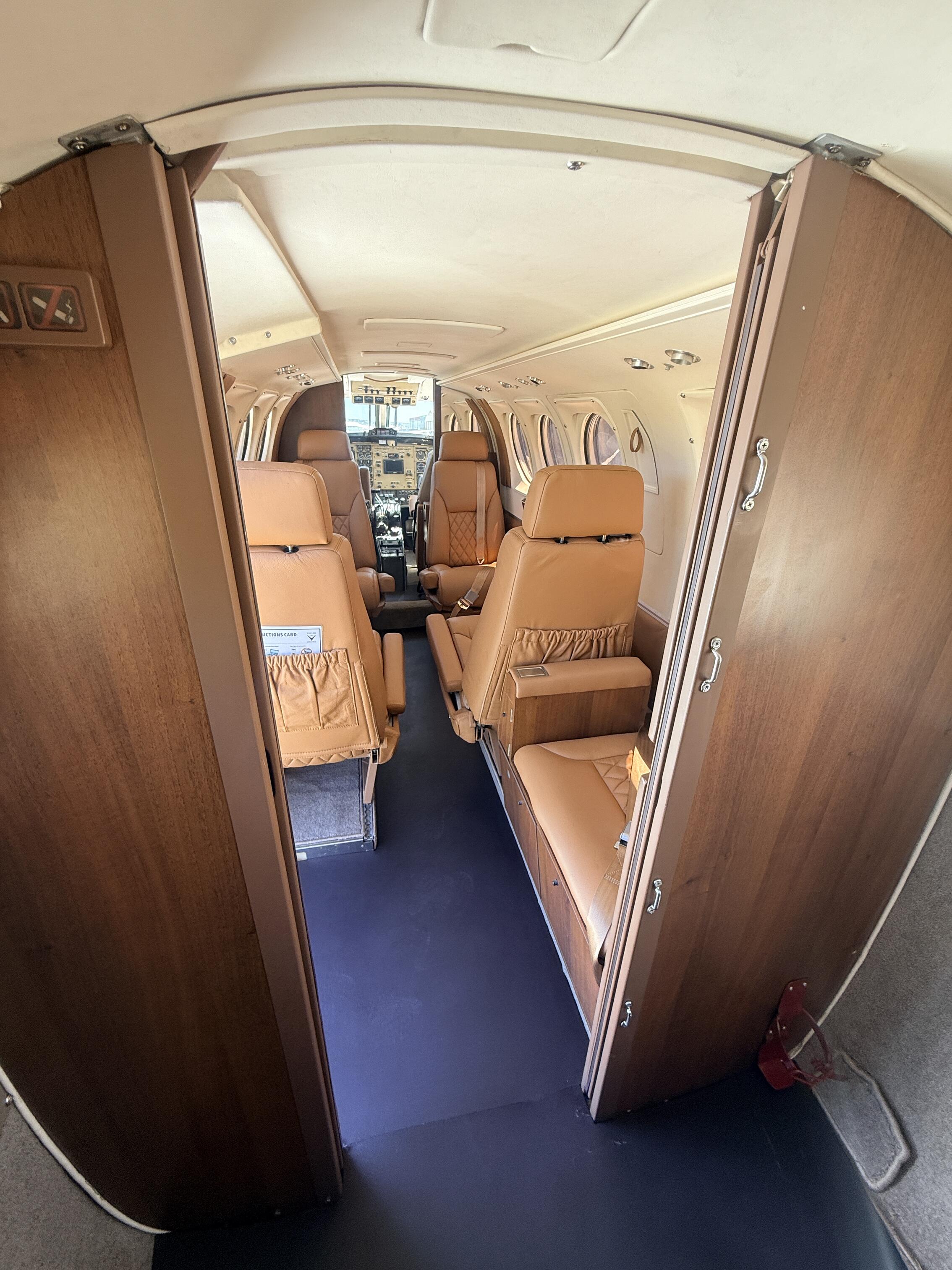 비치크래프트 King Air F90 1980 사진 5