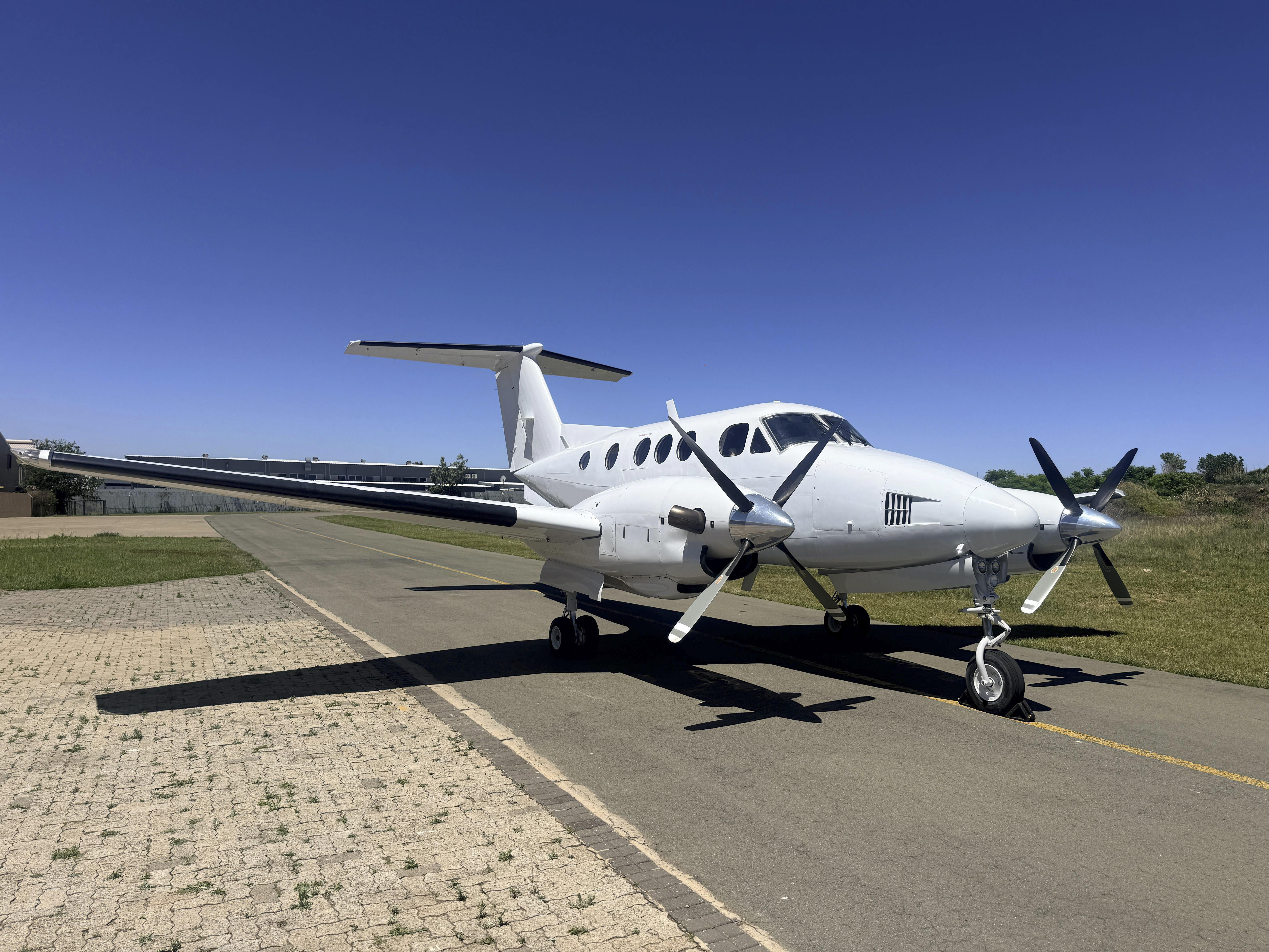 비치크래프트 King Air F90 1980 사진 1