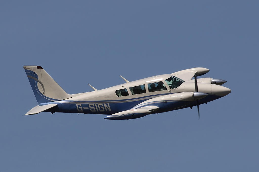 파이퍼 Twin Comanche 1970 사진 1