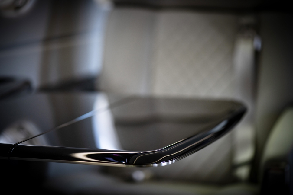 Embraer Legacy 500 re-stained revarnished high gloss wood veneer