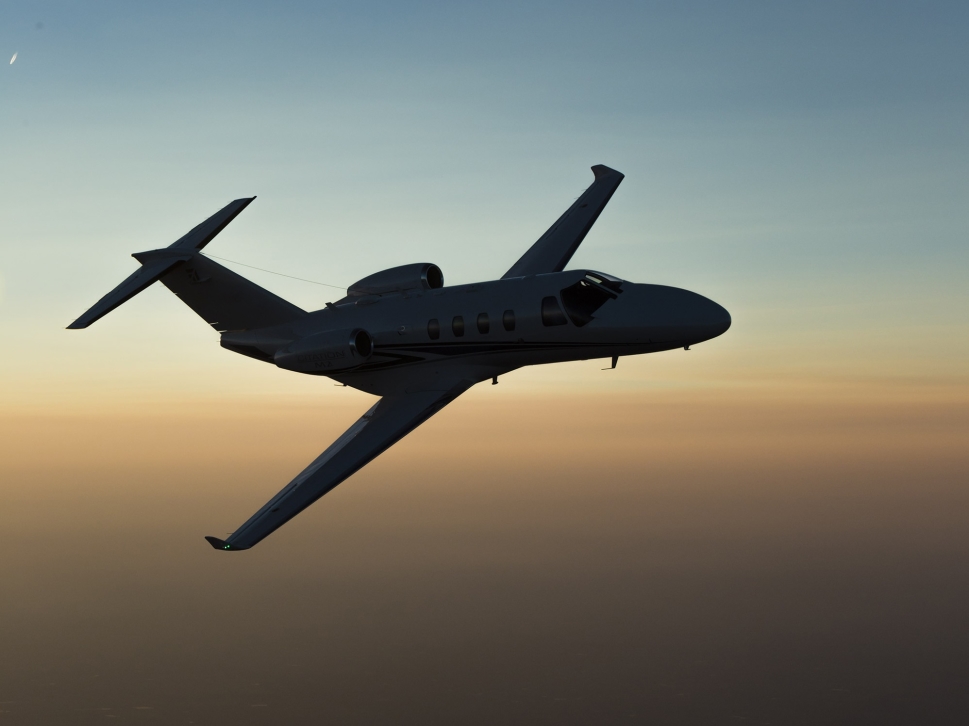 Cessna Citation M2 Private Jet flies in Empty Sky